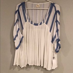 O’Neill flowy top size small